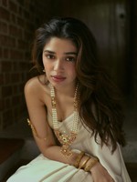 Heroine Krithi Shetty Pics
